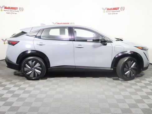 Used 2024 Nissan Ariya AWD image 3