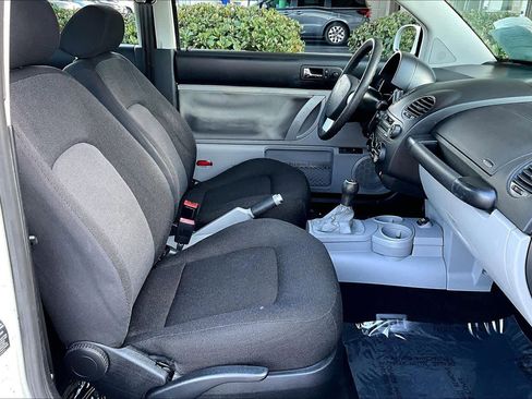 Used 2003 Volkswagen Beetle GL image 8