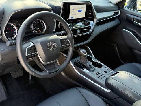 Used 2026 Toyota Highlander XLE AWD/4WD image 10