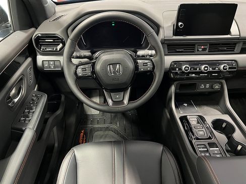 New 2025 Honda Pilot TrailSport image 21