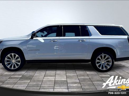 New 2026 Chevrolet Suburban Premier image 21