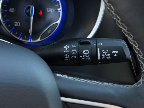 Used 2024 Chrysler Pacifica Touring-L FWD image 17