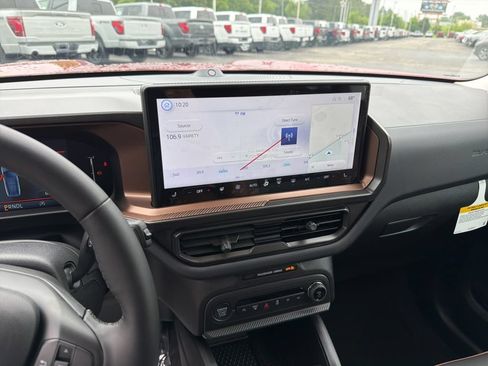 New 2026 Ford Bronco Sport Outer Banks w/ Outer Banks Tech Package+ AWD/4WD image 17
