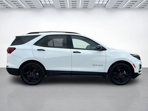 Used 2024 Chevrolet Equinox Premier AWD/4WD image 3