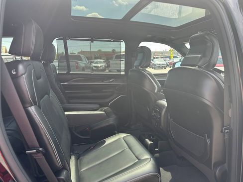 Used 2023 Jeep Grand Cherokee L Overland w/ Luxury Tech Group IV AWD/4WD image 20