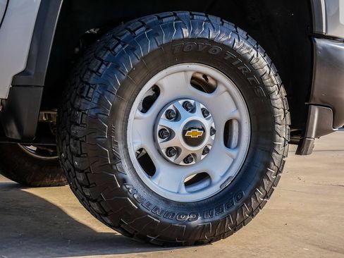 Used 2023 Chevrolet Silverado 2500 W/T w/ WT Convenience Package RWD image 9