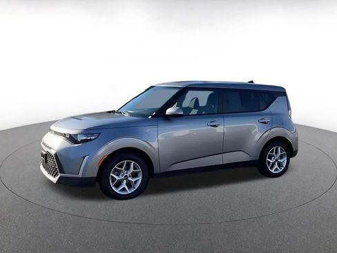 Used 2025 Kia Soul LX w/ LX Technology Package image 7