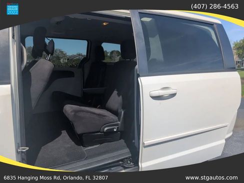 Used 2013 Dodge Grand Caravan SXT w/ Rear Park Assist Pkg FWD image 14