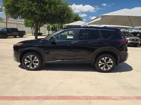 Used 2023 Nissan Rogue SV FWD image 4