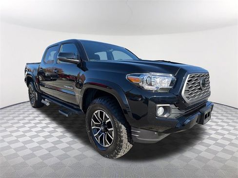 Used 2022 Toyota Tacoma TRD Sport image 3