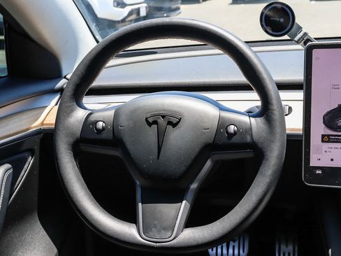 Used 2022 Tesla Model 3 Long Range AWD/4WD image 22