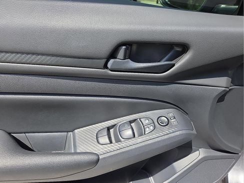 Used 2024 Nissan Altima 2.5 S image 14