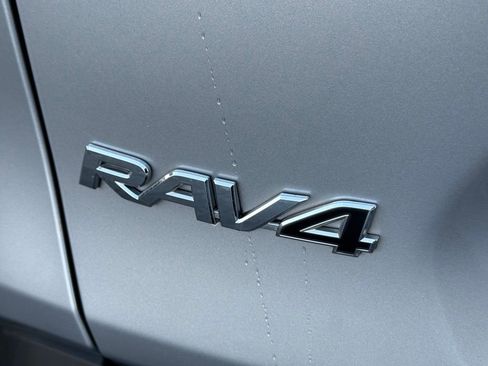 Used 2019 Toyota RAV4 XLE w/ Carpet Mat Package image 13