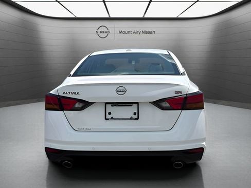 Certified 2025 Nissan Altima 2.5 SR FWD image 4