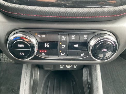 Used 2023 Chevrolet TrailBlazer RS w/ Convenience Package image 21