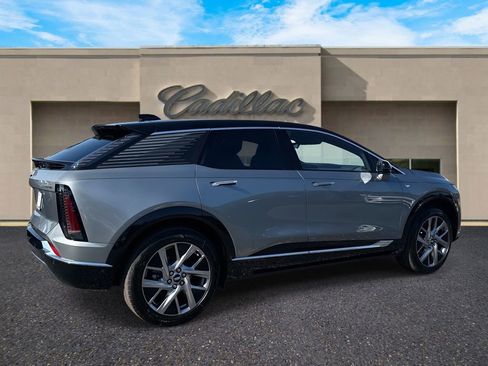 New 2026 Cadillac Optiq Luxury 2 image 3