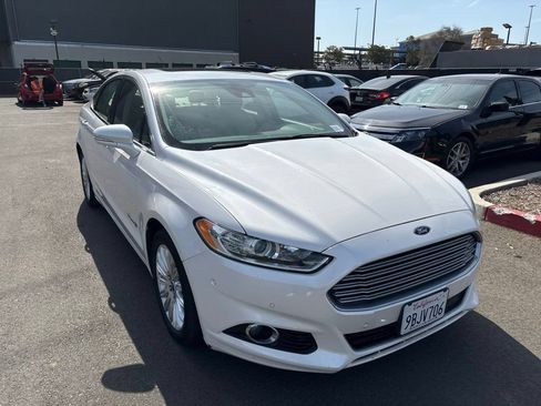Used 2013 Ford Fusion SE FWD image 5
