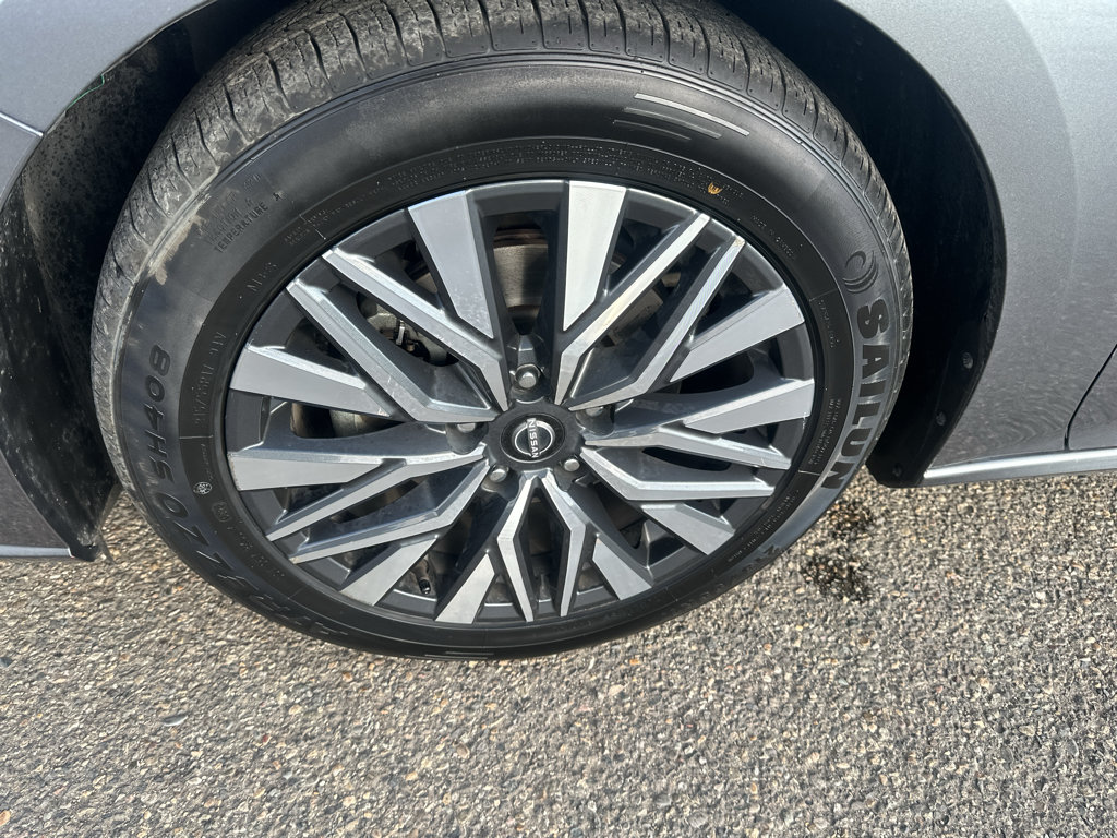 Used 2024 Nissan Altima 2.5 SV FWD image 9