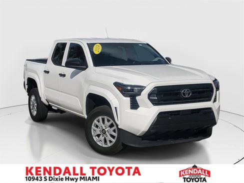 Used 2024 Toyota Tacoma SR image 1