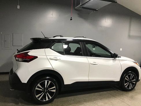 Used 2019 Nissan Kicks SV w/ Exterior Package image 3
