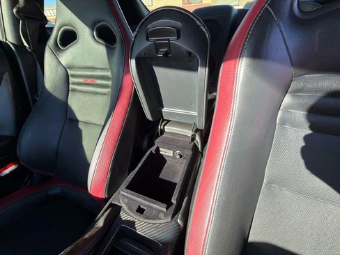 Used 2019 Nissan GT-R Premium w/ Premium Interior Package image 14