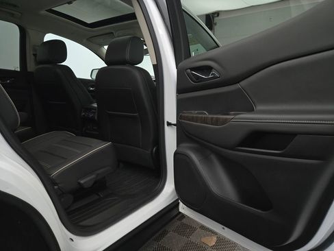 Used 2023 GMC Acadia Denali w/ Trailering Package image 40