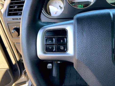 Used 2014 Dodge Challenger SXT image 16