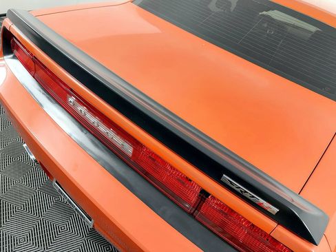 Used 2009 Dodge Challenger SRT8 w/ SRT Option Group II RWD image 12