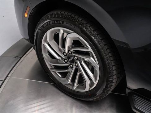 New 2026 Lincoln Navigator Premiere AWD/4WD image 12