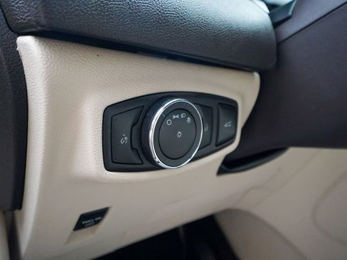 Used 2019 Lincoln MKC Premiere image 19