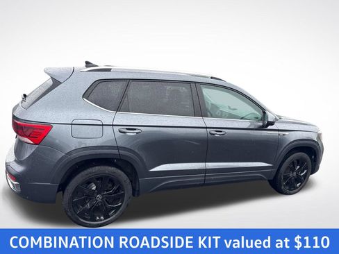 Certified 2023 Volkswagen Taos SE w/ Black Wheel Package FWD image 7