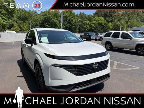 Certified 2025 Nissan Murano SV AWD/4WD image 1