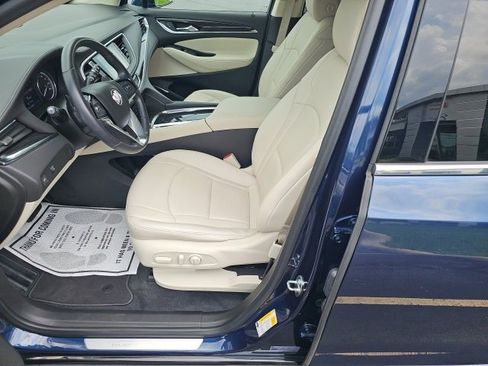 Used 2022 Buick Enclave Essence image 17