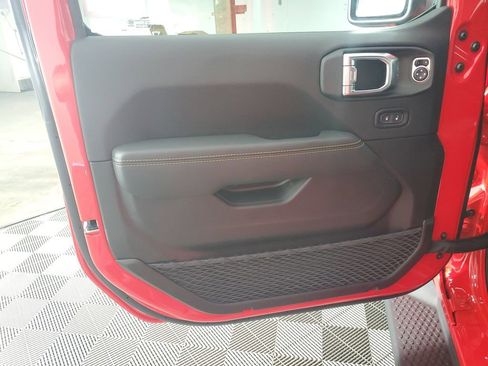 New 2025 Jeep Wrangler Sahara image 27