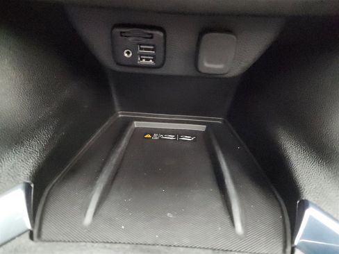 Used 2023 Chevrolet Traverse RS image 42