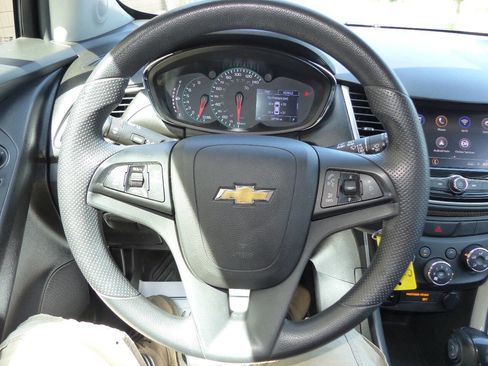Used 2020 Chevrolet Trax LS w/ Tint and Cruise Package FWD image 38