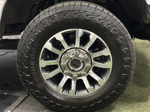 Used 2022 Ford F250 Lariat w/ Lariat Value Package image 8