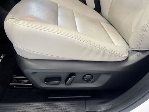 Used 2023 Nissan Rogue SL FWD image 56