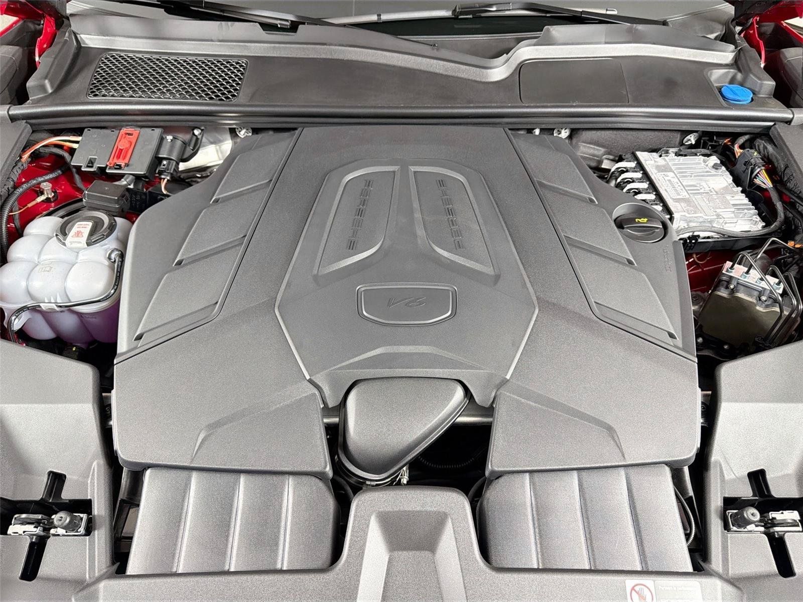 Certified 2026 Porsche Cayenne AWD/4WD image 36