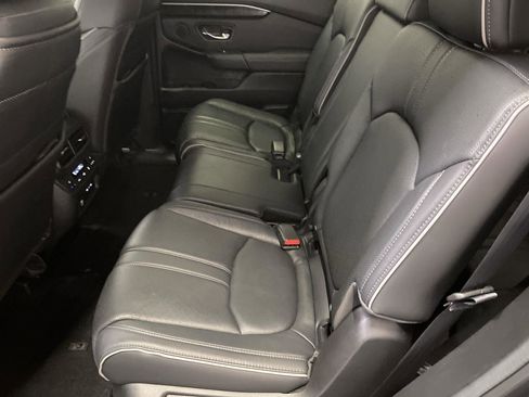 Used 2025 Honda Pilot Elite image 23