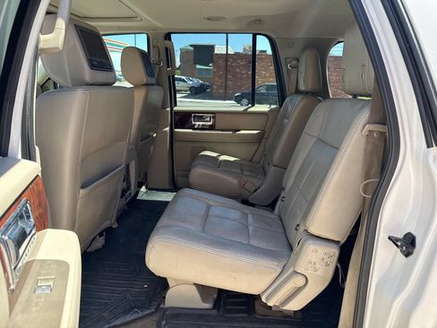 Used 2012 Lincoln Navigator L 4WD image 9