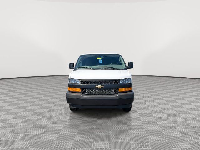 Used 2026 Chevrolet Express 2500 Extended w/ Driver Convenience Package RWD image 3