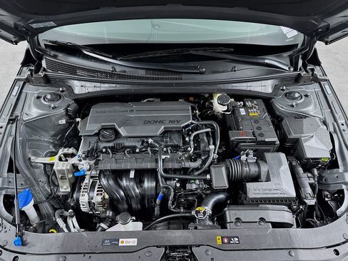 Certified 2025 Hyundai Elantra SE image 29