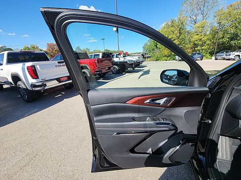 New 2026 Chevrolet Traverse RS image 12