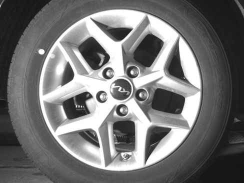 Used 2025 Kia Soul LX w/ LX Technology Package FWD image 15