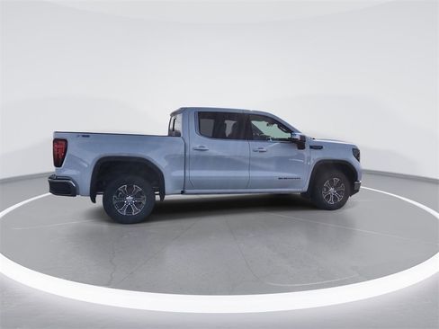 New 2026 GMC Sierra 1500 SLE image 9