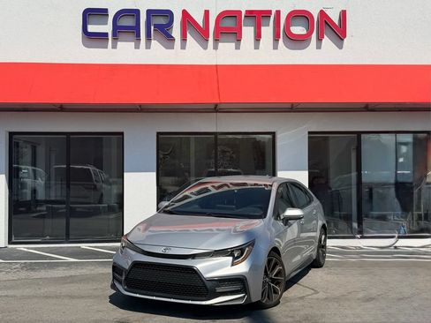 Used 2020 Toyota Corolla SE FWD image 2