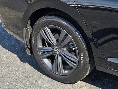 Used 2023 Volkswagen Jetta SE w/ Panoramic Sunroof Package image 15