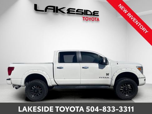 Used 2021 Nissan Titan SV w/ SV Convenience Package image 8