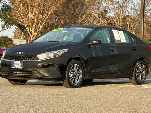 Used 2024 Kia Forte LXS image 7